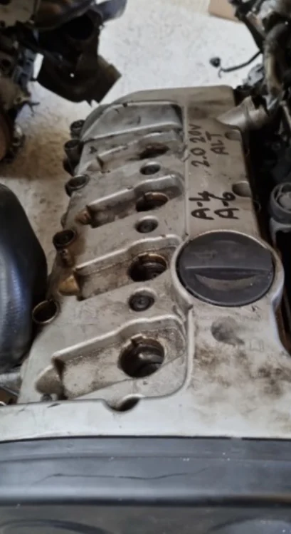 Audi A6 2.0 20V Külbütör Kapağı