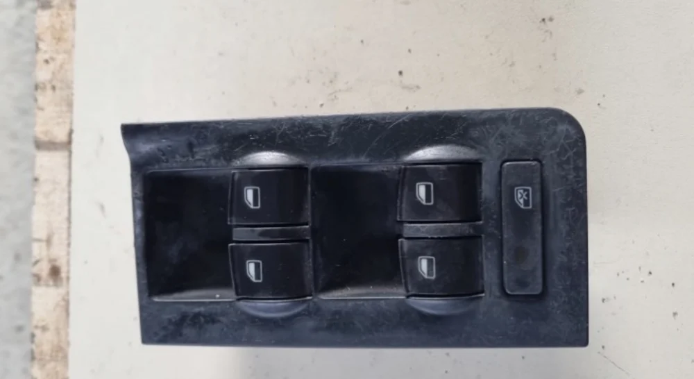 Audi A6 Ana Cam Düğmesi