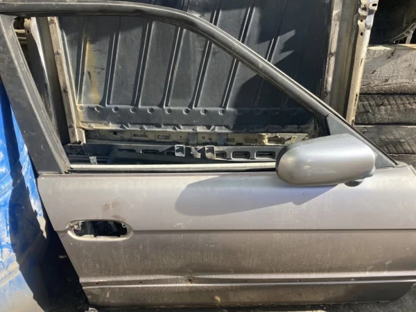 BMW E38 7 Serisi Sağ Ön Kapı