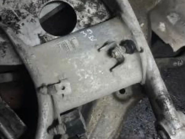 BMW E39 Sağ Arka H Tabla Salıncak