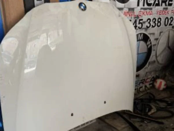 BMW E60 E61 Kaput Beyaz Renk