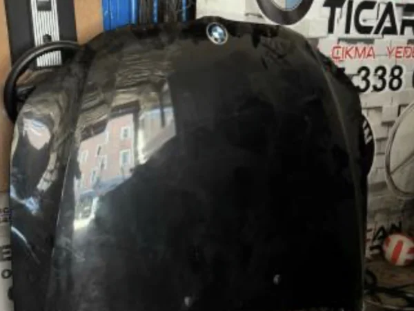 BMW E60 Siyah Renk Ön Kaput