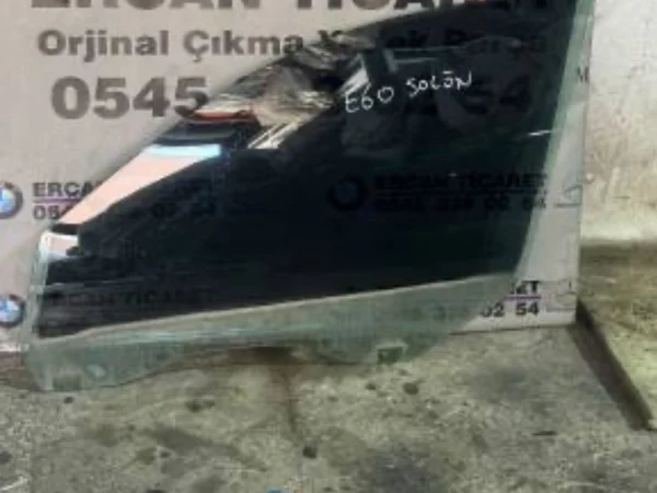 BMW E60 Sol Ön Kapı Camı
