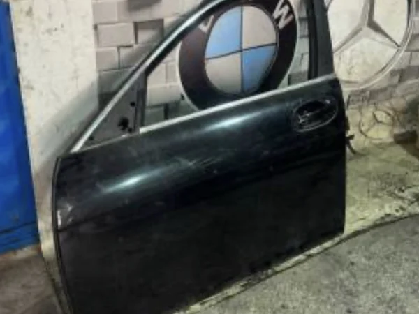 BMW E65 Sol Ön Kapı Siyah Renk