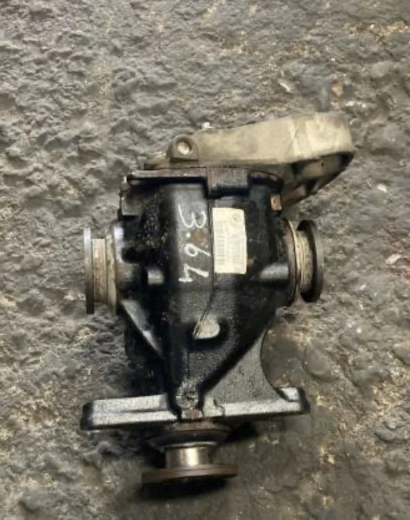 BMW E87 116i 118i Arka Defransiyel
