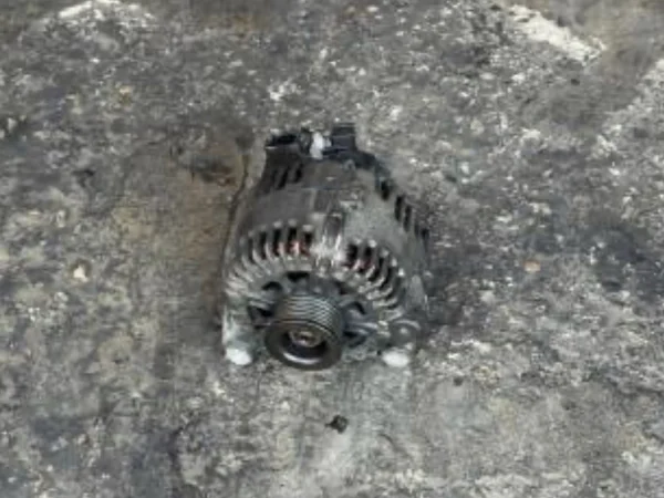 BMW E90 X5 E70 M57N2 3.0 Dizel Şarj Dinamosu