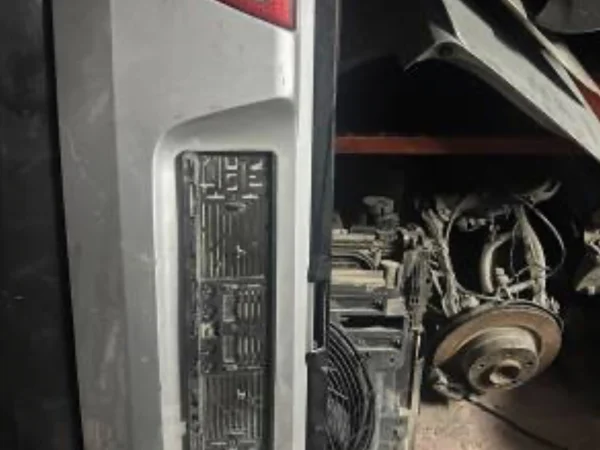 BMW X5 E53 Orjinal Alt Bagaj Kapağı