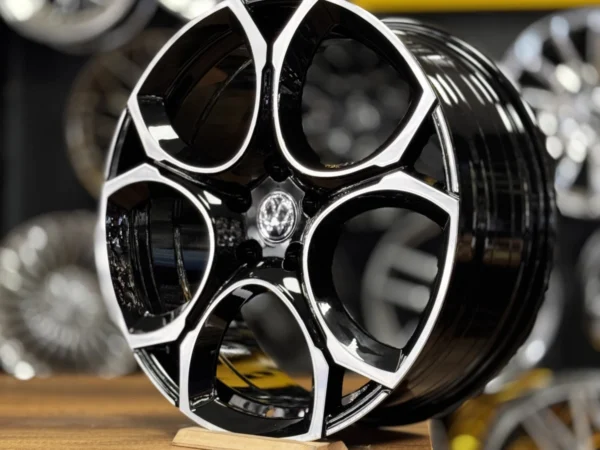 Expeto 17″ 7.5J 5×112 ET45 57.1 Siyah Polisajlı Jant Takımı