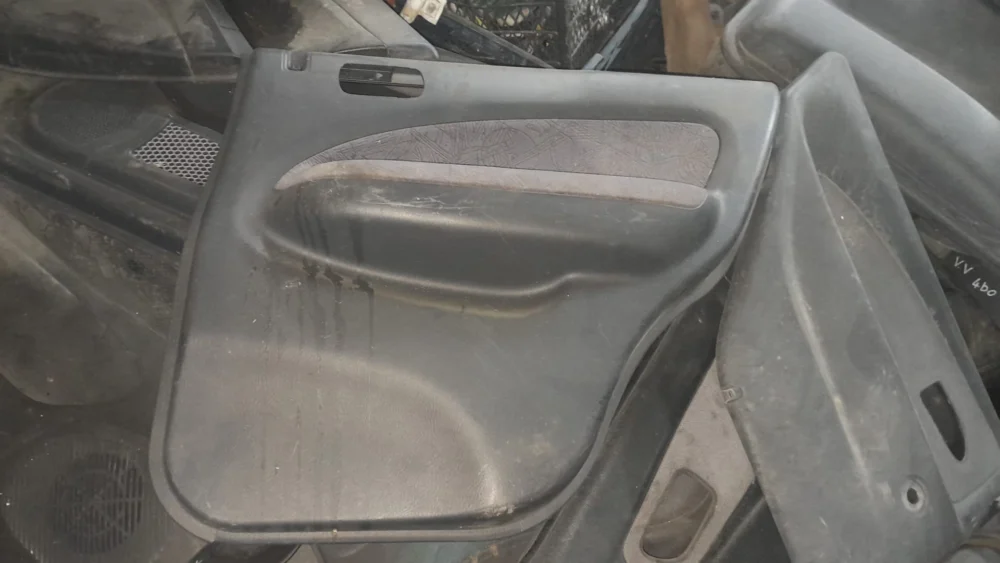 Honda Hrv Sağ Arka Kapı Döşemesi