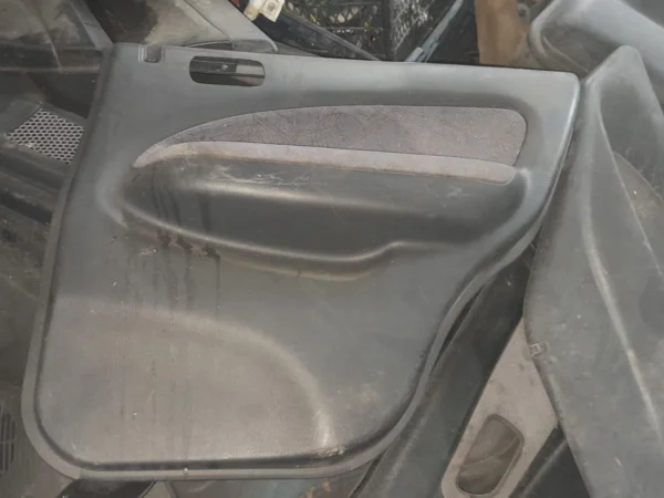 Honda Hrv Sağ Arka Kapı Döşemesi