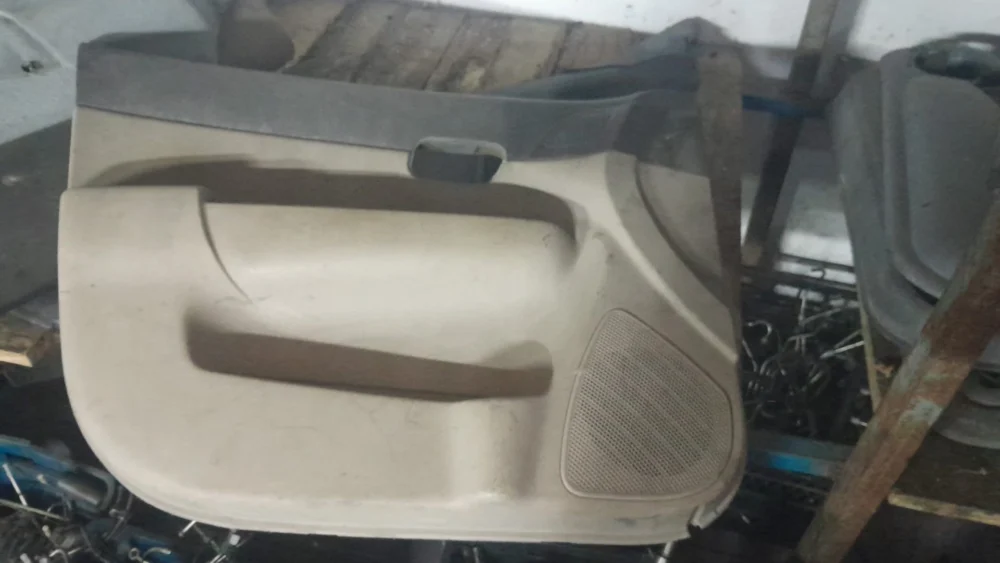 Hyundai Era Çıkma Sol Ön Kapı Döşemesi