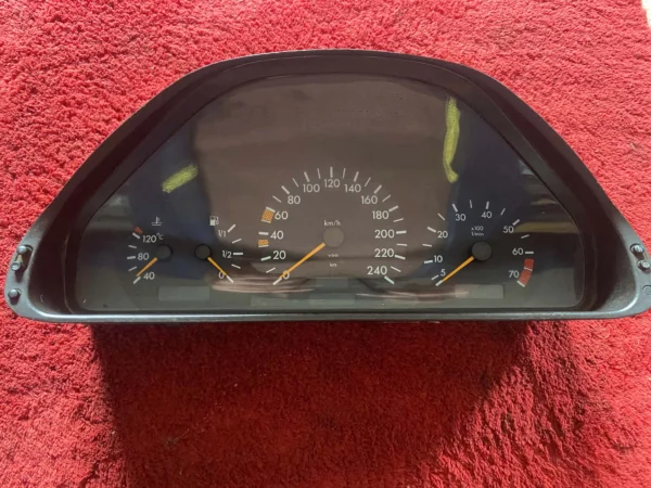 Mercedes A 210 540 03 48 Km Gösterge Panel
