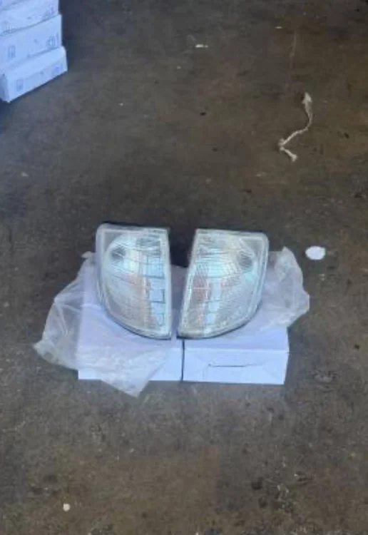 Mercedes W124 Sıfır Beyaz Sağ Sinyal Sol Sinyal