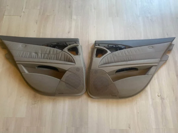 Mercedes W211 Kapi Döşemesi Gri Renk