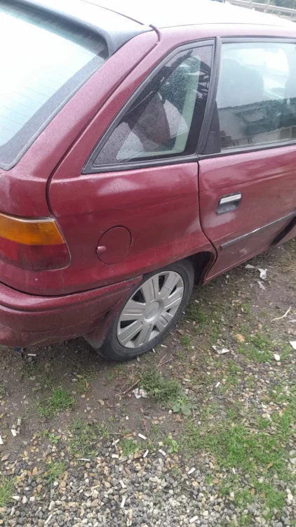 Opel Astra F Sağ Arka Çamurluk Kesme