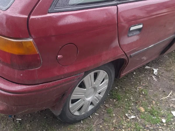 Opel Astra F Sağ Arka Çamurluk Kesme
