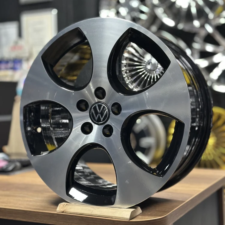 Powcan 18″ 7.5J 5×100 ET35 57.1 Siyah Polisajlı Jant Takımı