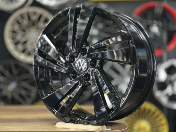 Powcan 18″ 7J 5×112 ET45 57.1 Siyah Jant Takımı