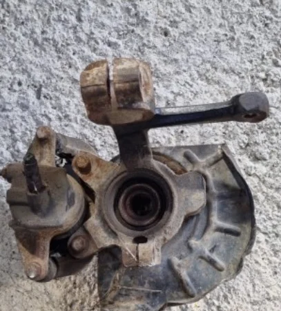Skoda Felicia Pickup Sağ Ön Taşıyıcı
