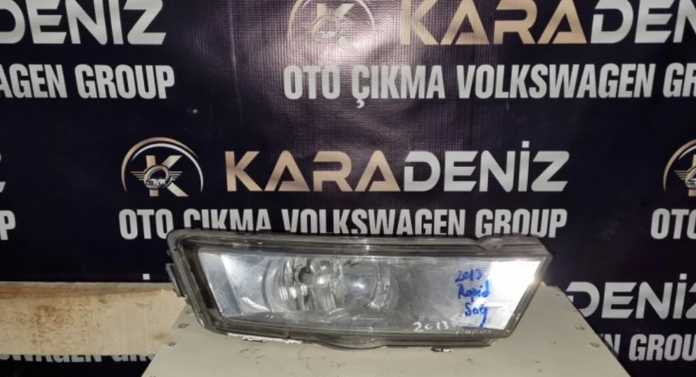 Skoda Rapid 2013 Sağ Sis Farı