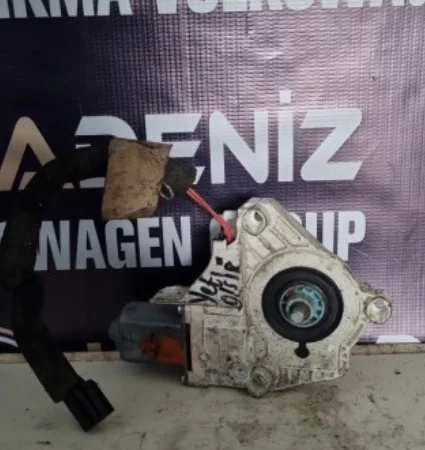 Skoda Yeti Sağ Arka Cam Motoru