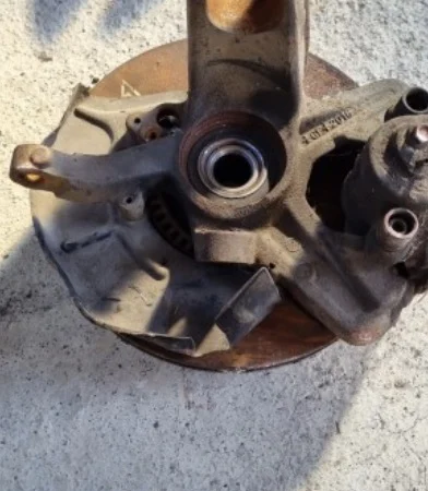 Volkswagen Bora Sol Ön Taşıyıcı