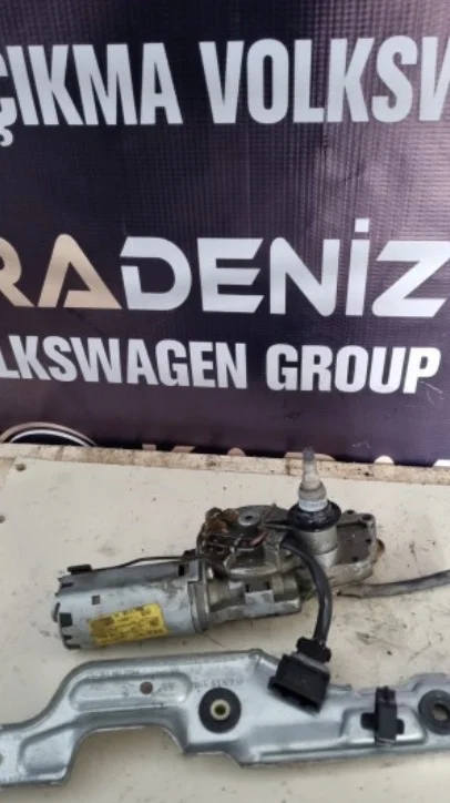 Volkswagen Golf 3 Arka Silecek Motoru
