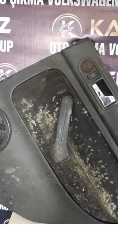 Volkswagen Golf 4 Sağ Arka İç Çekme Kolu