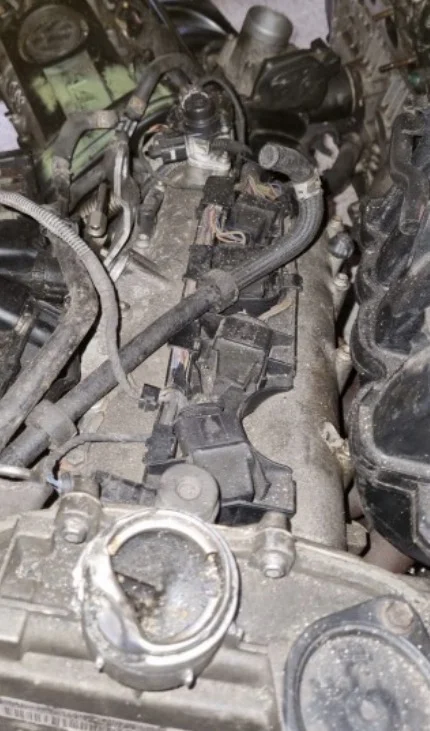 Volkswagen Golf 5 1.6 FSI Külbütör Kapağı
