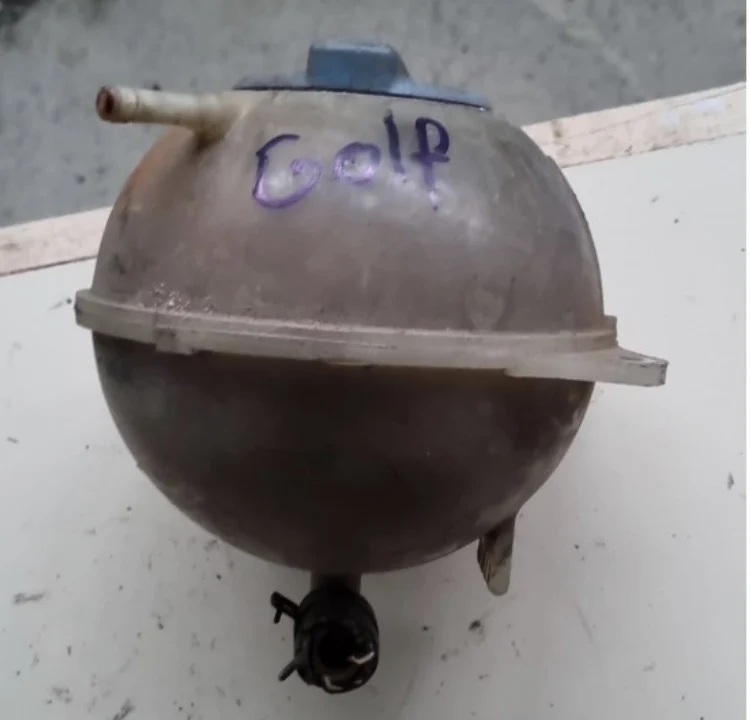 Volkswagen Golf Genleşme Tankı