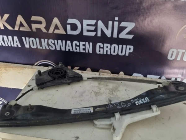 Volkswagen Jetta Sol Arka Cam Krikosu