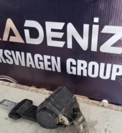Volkswagen Passat b5 Arka Orta Emniyet Kemeri