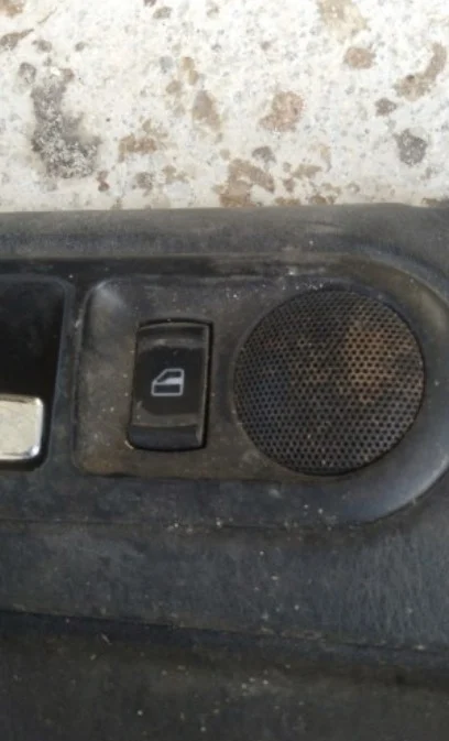 Volkswagen Passat b5 Sol Arka Cam Düğmesi