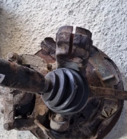 Volkswagen Polo Sağ Ön Taşıyıcı