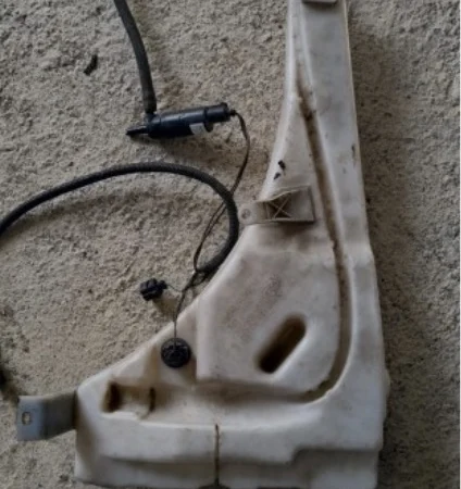 Volkswagen Touareg Cam Suyu Bidonu