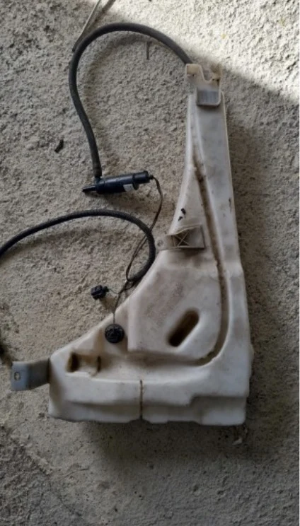 Volkswagen Touareg Cam Suyu Bidonu