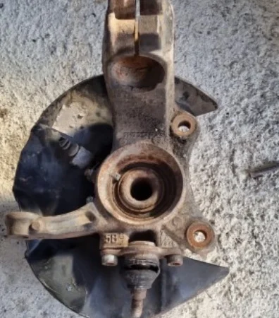 Volkswagen Transporter T5 2.5 130’luk Sağ Ön Taşıyıcı