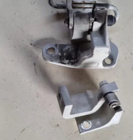 Volkswagen Transporter t5 Sağ Ön Kapı Menteşeleri