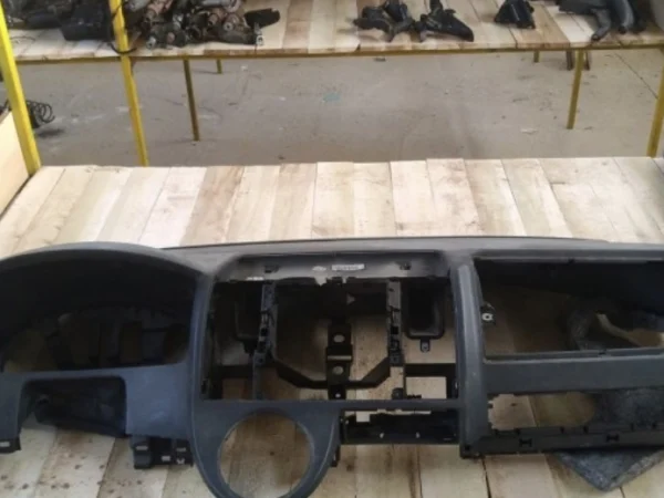 Volkswagen Transporter T5 Torpido Üstü