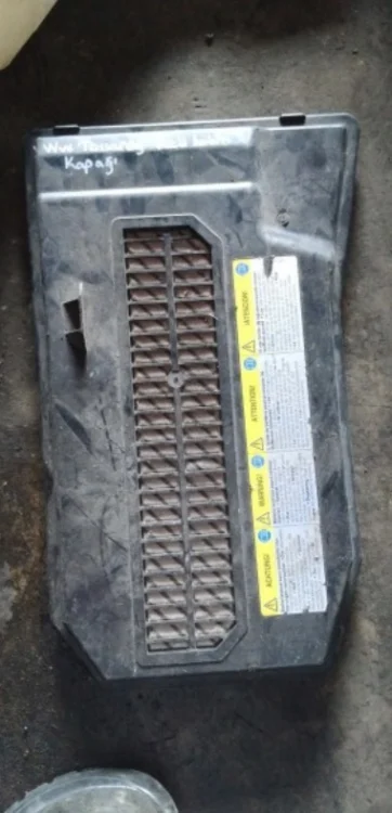 VW Touareg Akü Kapağı
